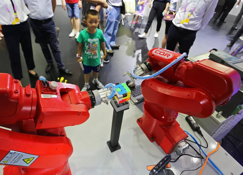 智能機(jī)器人 智能機(jī)器人